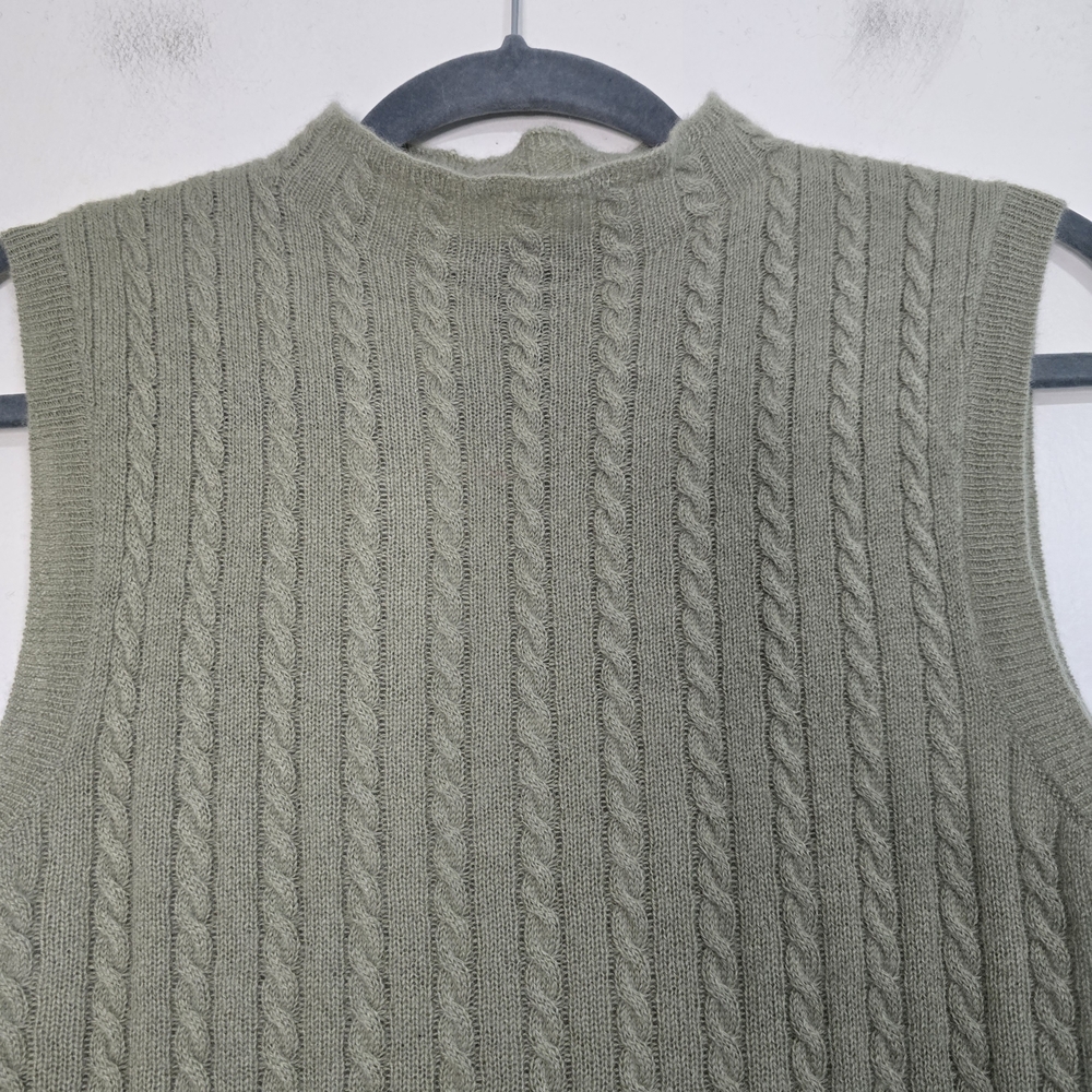100% Cashmere Sweater Vest in Green Cable Knit Soft - Picture 6 of 8